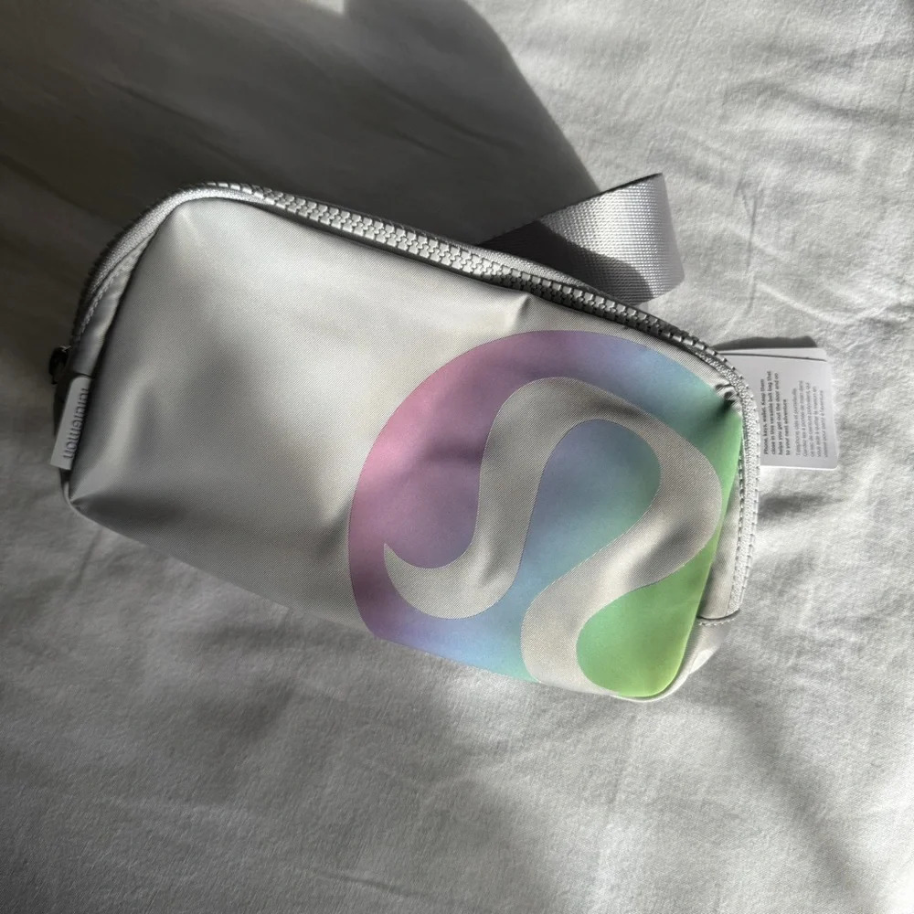 🆕 Lululemon Everywhere Belt Bag Rainbow Logo Vapor Prism